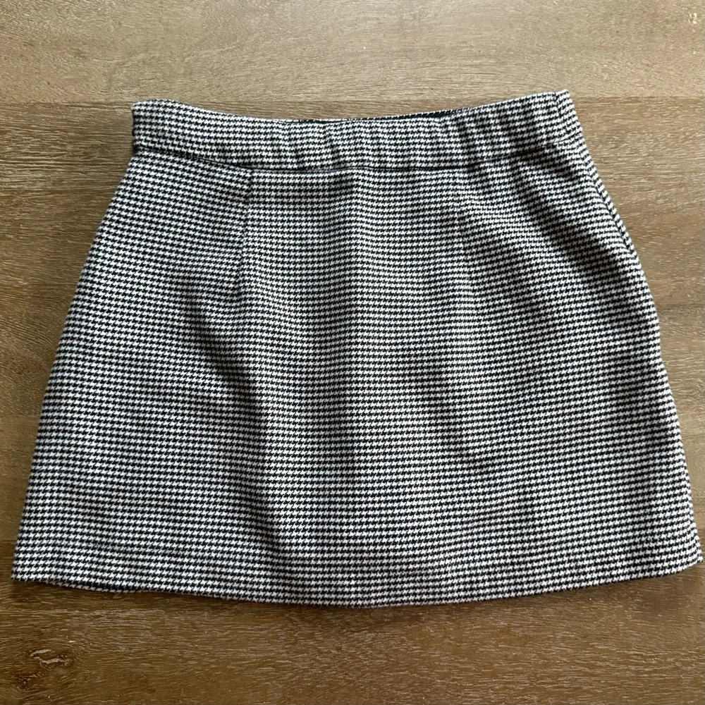 ✝️ A&F | Classic Houndstooth Mini Skirt - Picture 6 of 11